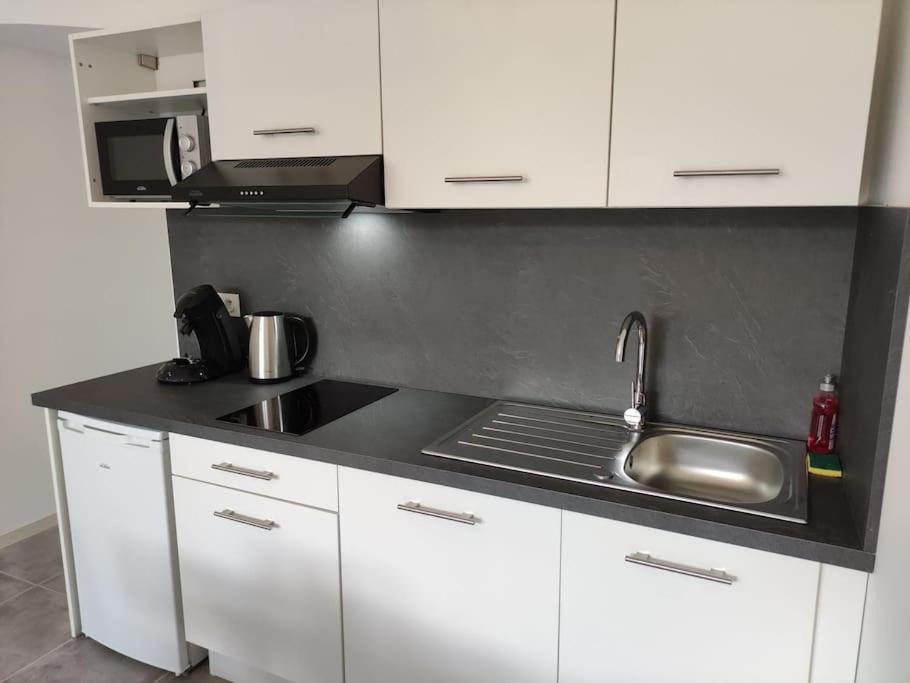Апартаменты L'Atelier De La Cite - Parking Gratuit Каркассон Экстерьер фото